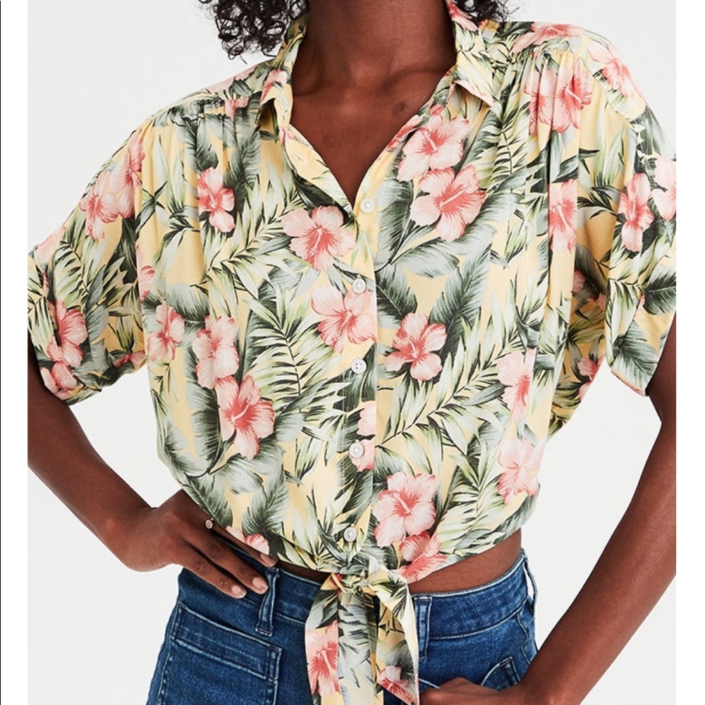 Fun floral crop top! Unworn